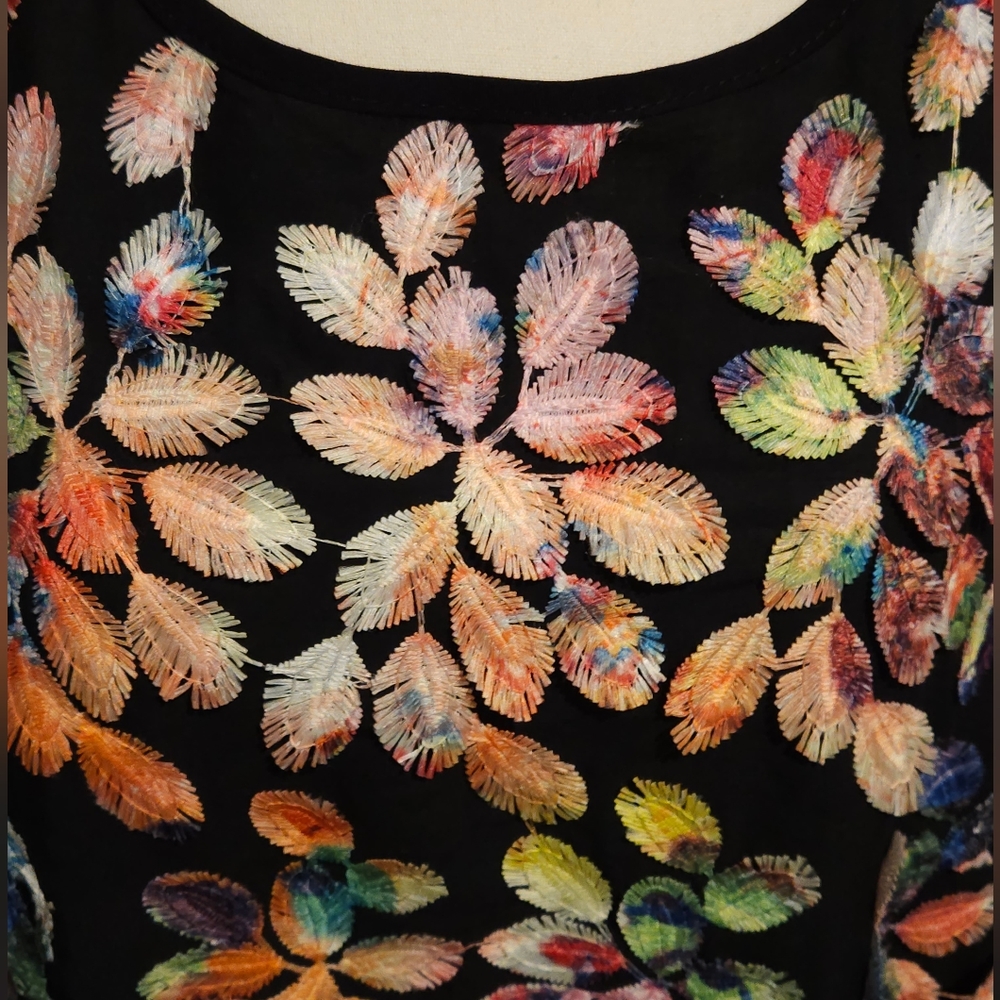 Karen Kane floral blouse - Picture 4 of 8